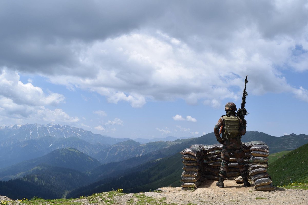 *Lone warrior, infinite courage—protecting freedom where silence reigns*.       #Indianarmy #kashmir #kupwara