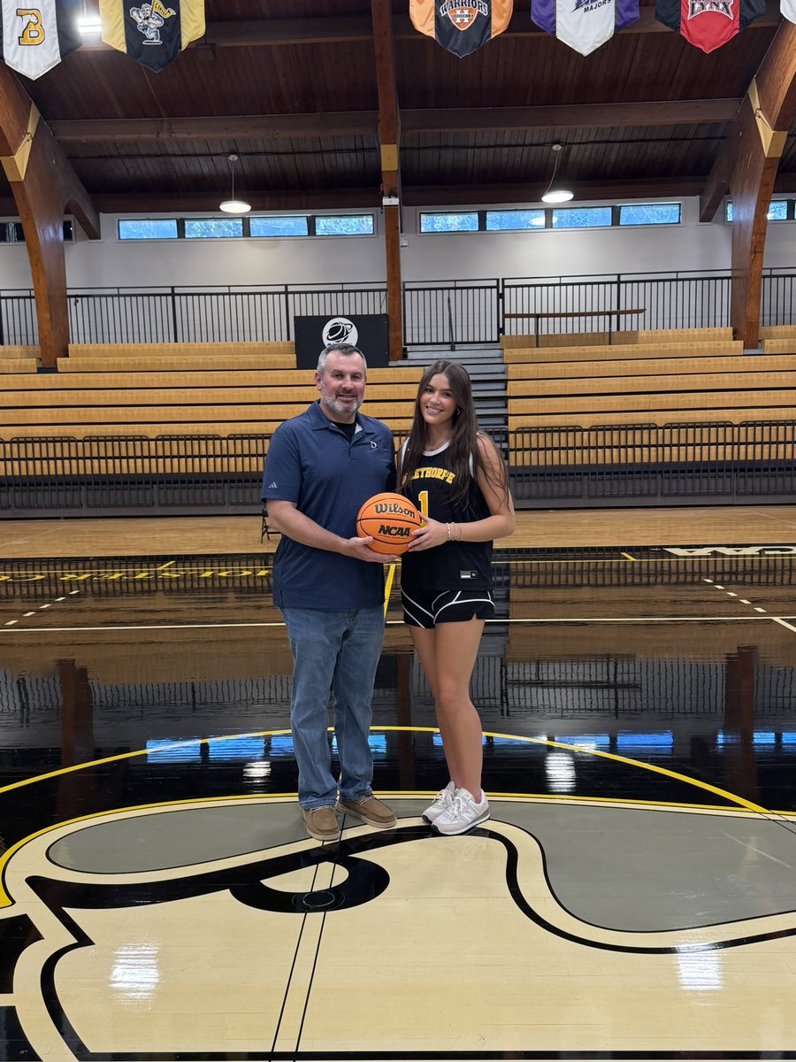 MaddieSiuta4's tweet image. so thankful to receive an offer from @GoPetrelsWBB !! I had great time with @coachjjonus and @CoachFriz yesterday! loved getting the opportunity to see their beautiful campus!