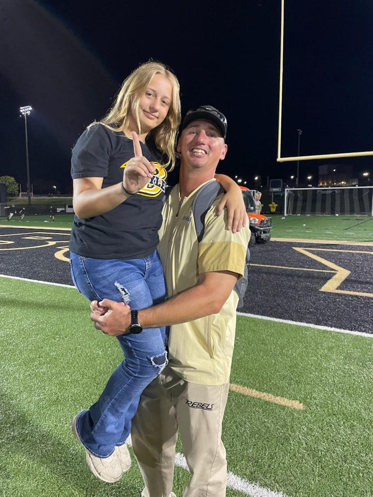 coach_singleton's tweet image. Great team win tonight! Had a lot of guys step up tonight! “Success is never final and failure is never fatal.” #GoRebels #BeAboutIt #Theygoaswego