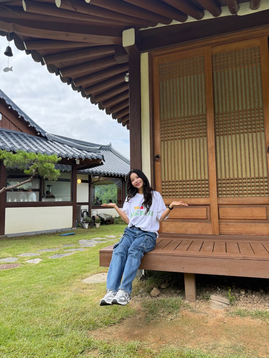 [#솔라]

잠시 후 6시 30분 MBC '놀면 뭐하니?'
우리 용순이 여러분 오늘도 놓치지 않고
본방사수해 주실 거죠? 🤭🐰

#마마무 #Solar #놀면뭐하니 #서울가요제