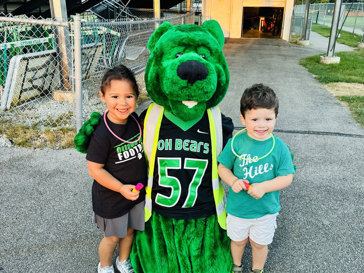 I love that my kids enjoy going to football games on Friday nights. Tonight they (especially Asher) found a new best friend. Big thanks to Coach Carter <a href="/beecee419/">Coach Brandon Carter</a> and <a href="/OHillsFootball/">Ottawa Hills Football</a> for a great night of football!