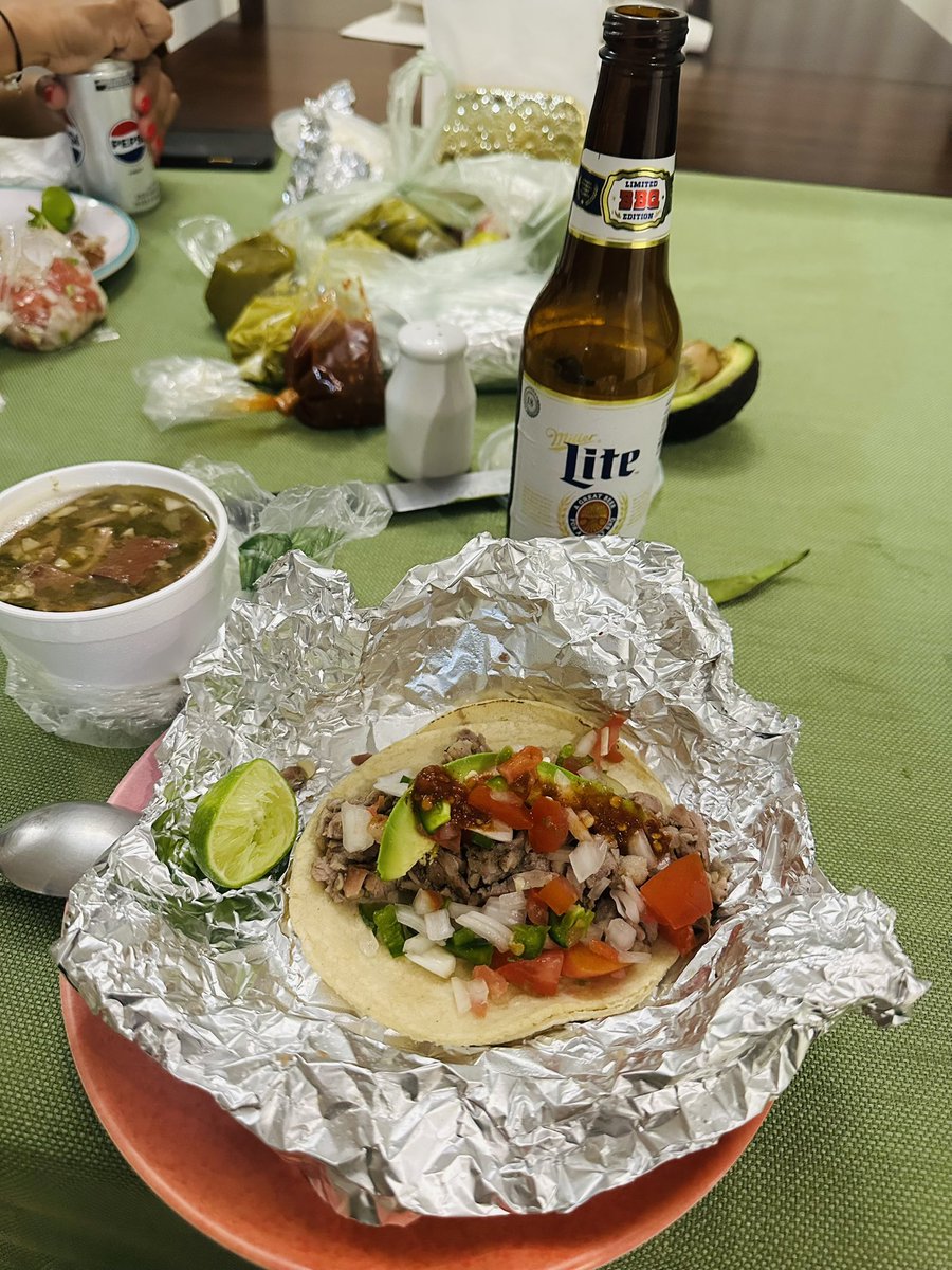 Como dicen los cánones: alineación que gana repite, aquí andamos con el hermano mayor de mi pae <a href="/ramirin083/">Ramirin</a>, en el #ramiron 🤤