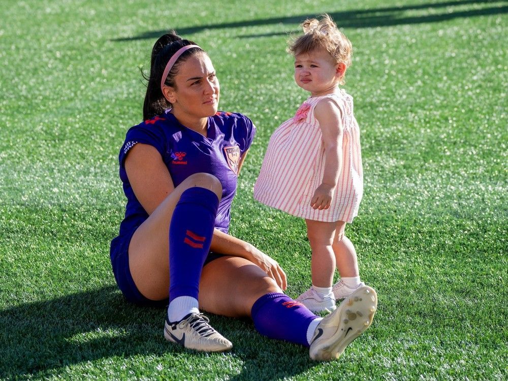 'Breaking boundaries': Calgary Wild FC's Sonia O'Neill on being a mom, social media star calgarysun.com/sports/breakin…