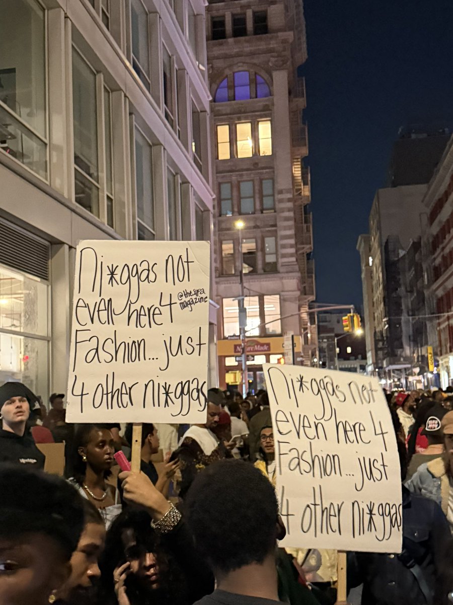 niyaaahx's tweet image. well…