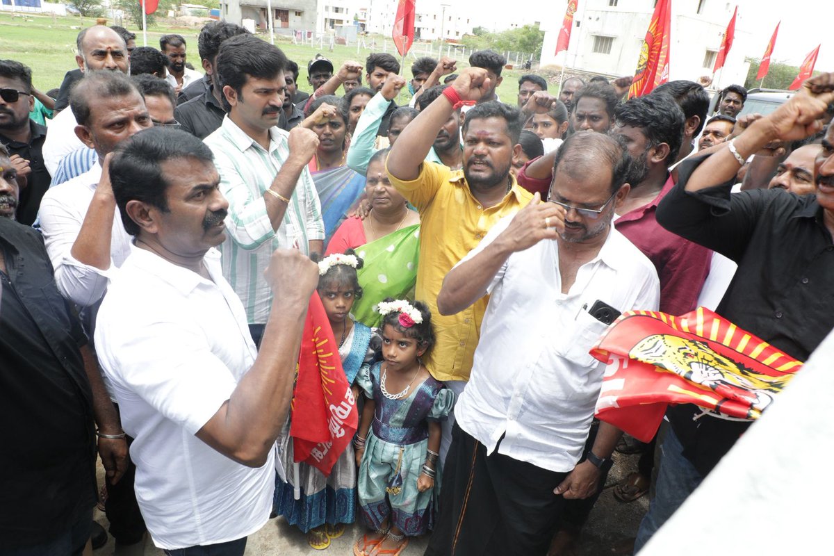 NTK IT Wing (@_itwingntk) on Twitter photo பரமக்குடி சட்டமன்றத் தொகுதிக்குட்பட்ட செந்தமிழ் நகர் மற்றும் இராம் நகர் கிளையில் 11-09-2025
அன்று நாம் தமிழர் கட்சியின் தலைமை ஒருங்கிணைப்பாளர் செந்தமிழன் சீமான் அவர்களின் தலைமையில் புலிக்கொடியேற்றும் நிகழ்வு நடைபெற்றது.
<a href="/Seeman4TN/">செந்தமிழன் சீமான்</a>
<a href="/NaamTamilarOrg/">நாம் தமிழர் கட்சி | Naam Tamilar Katchi</a> பரமக்குடி சட்டமன்றத் தொகுதிக்குட்பட்ட செந்தமிழ் நகர் மற்றும் இராம் நகர் கிளையில் 11-09-2025
அன்று நாம் தமிழர் கட்சியின் தலைமை ஒருங்கிணைப்பாளர் செந்தமிழன் சீமான் அவர்களின் தலைமையில் புலிக்கொடியேற்றும் நிகழ்வு நடைபெற்றது.
<a href="/Seeman4TN/">செந்தமிழன் சீமான்</a>
<a href="/NaamTamilarOrg/">நாம் தமிழர் கட்சி | Naam Tamilar Katchi</a>