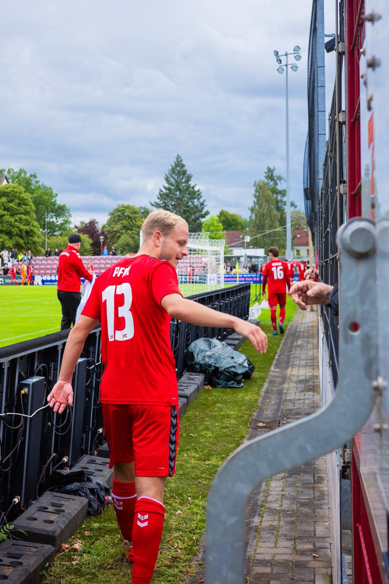 JoeyCorlett's tweet image. 🔴⚪️ Shots from my penultimate stop to finishing the Regionalliga Nordost, ZFC Meuselwitz’s bluechip Arena. Lovely place! #RLNO