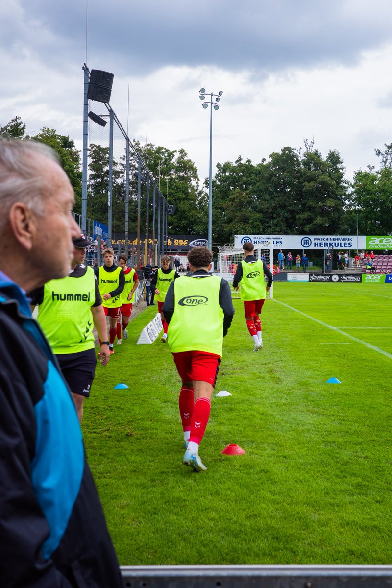 JoeyCorlett's tweet image. 🔴⚪️ Shots from my penultimate stop to finishing the Regionalliga Nordost, ZFC Meuselwitz’s bluechip Arena. Lovely place! #RLNO