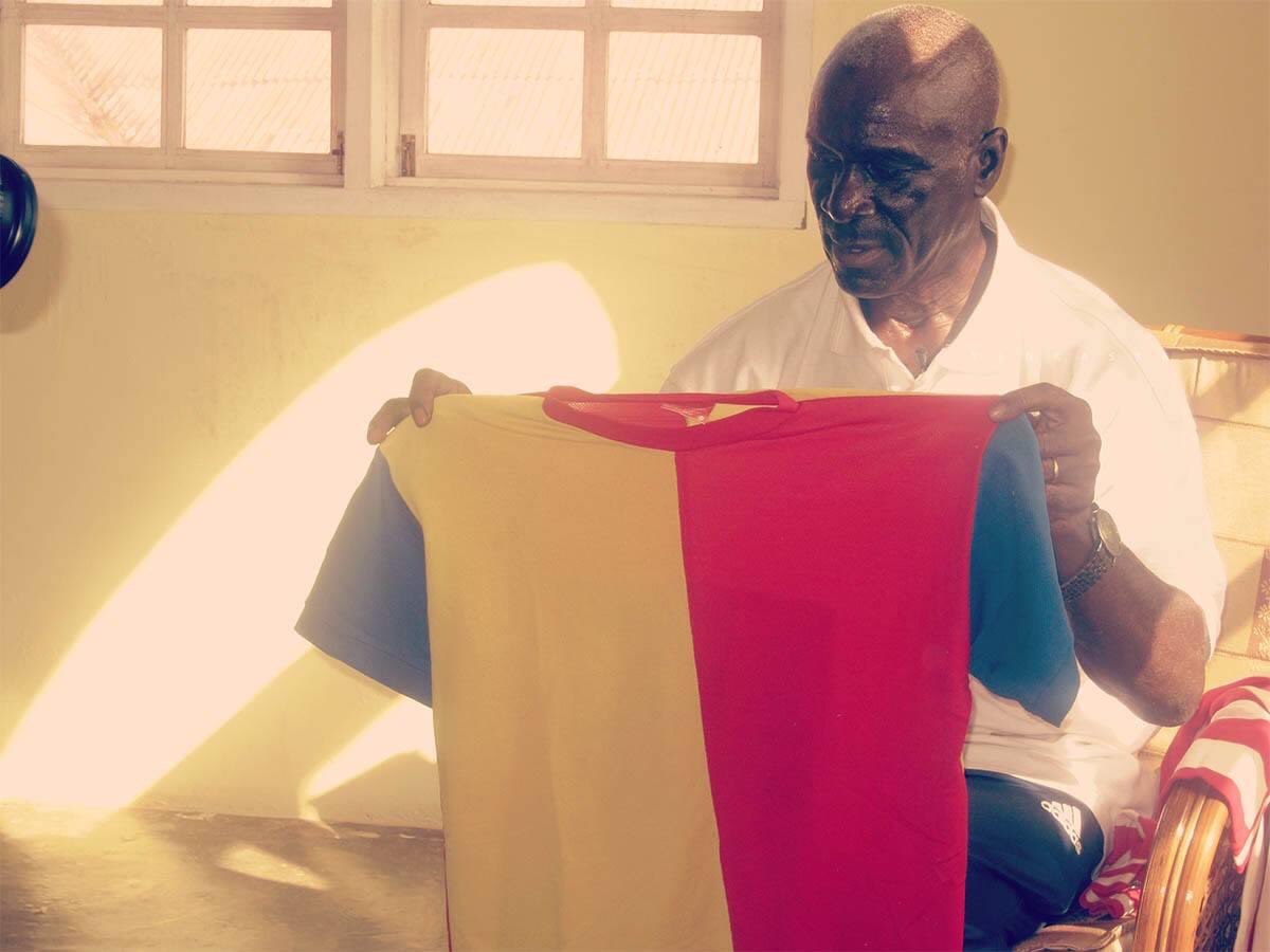 Accra Hearts of Oak SC was founded in 1911, in Ussher Town, when the club unveiled its first jerseys.

In 1917, the club adopted its iconic “Rainbow” colors of red, yellow+blue, proposed by founding player Bruce-Tagoe. 

A set of jerseys in the new colors was ordered from the UK.