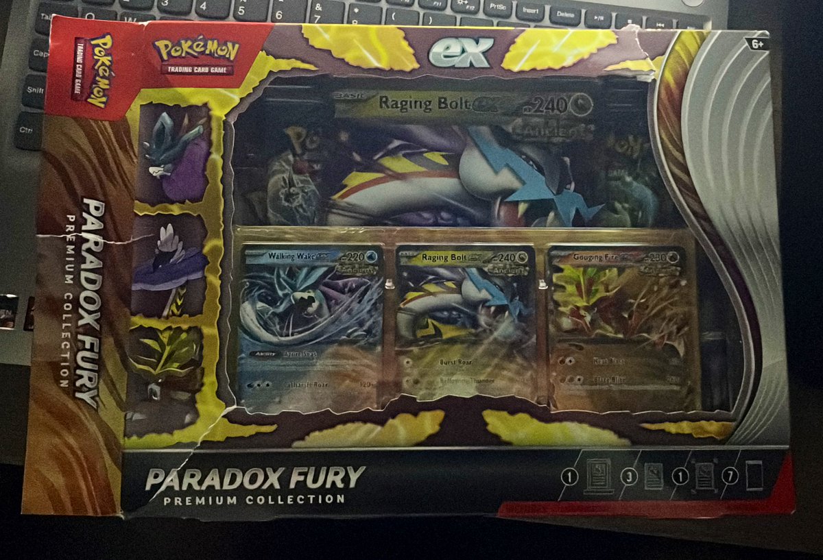 PoDoesPokemon's tweet image. Ripped, and this box is so sick. A card stand?? 🔥 #CodeCard #Pokemon #PokemonTCG