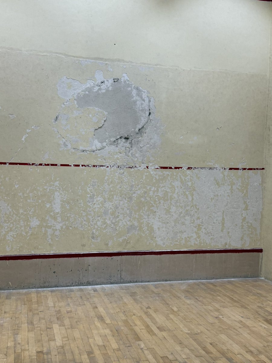 IeeshTyagi's tweet photo. @SpeedbirdAu @MyGate_com @AmarUjalaNews Look at the condition of so called squash court @MyGate_com how come you have given awards to this society. @4Abhishek6 has anyone from mygate ever visited this society .. its all politics. https://t.co/bvF7tXRdz3