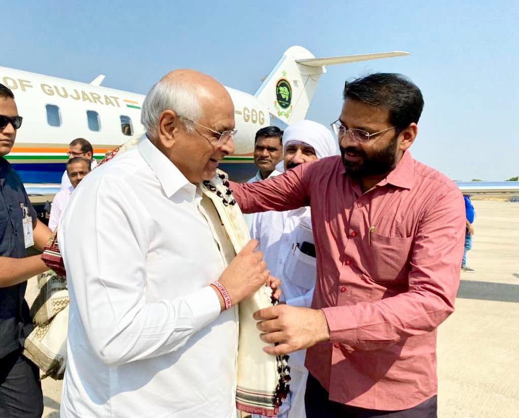 VinodChavdaBJP's tweet photo. મૃદુ અને મક્કમ વ્યક્તિત્વના ધની આદરણીય શ્રી @Bhupendrapbjp જીને ગુજરાતના મુખ્યમંત્રી તરીકે સતત 4 વર્ષ પૂર્ણ કરવા બદલ ખૂબ ખૂબ અભિનંદન સહ શુભકામનાઓ પાઠવું છું…

#4YearsOfCM https://t.co/ejmj2shv9c