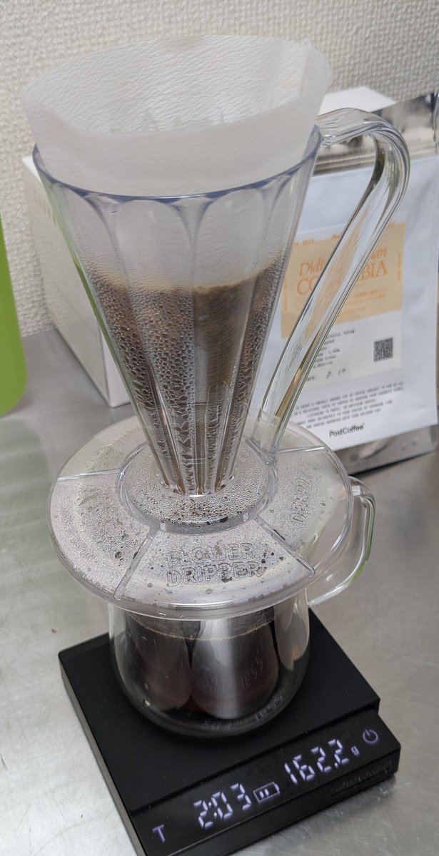nekogoro_anchor's tweet photo. 本日の朝珈琲。
#PostCoffee さんのColombia DidimoGuzmanを頂く。
#Deep27 と #VariaVS6 Conical21.0で抽出92℃2分10秒で落ち切り。
柑橘な酸味が朝に合います。 https://t.co/J3x3pp2aij