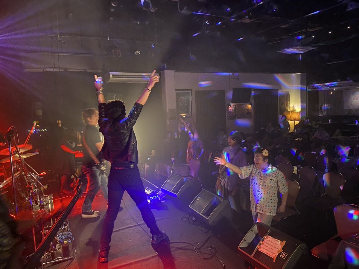 ryoangra's tweet photo. ⭐︎PURPLE BRINGER（ディープパープルコピー）
9.15 ホットタイム（札幌市すすきの）
18:15-18:45

沖縄の次はお祭りだぜー🏮⛩️🎉🎁🍺🍛

勝手に Deep Purple &amp; RAINBOW 祭り🎸

この日は諸事情あって普段なら
参加見合わせだけど強行参加するぜ！
だって祭りだからなー🎊

#DeepPurple https://t.co/6X4egOLLsF