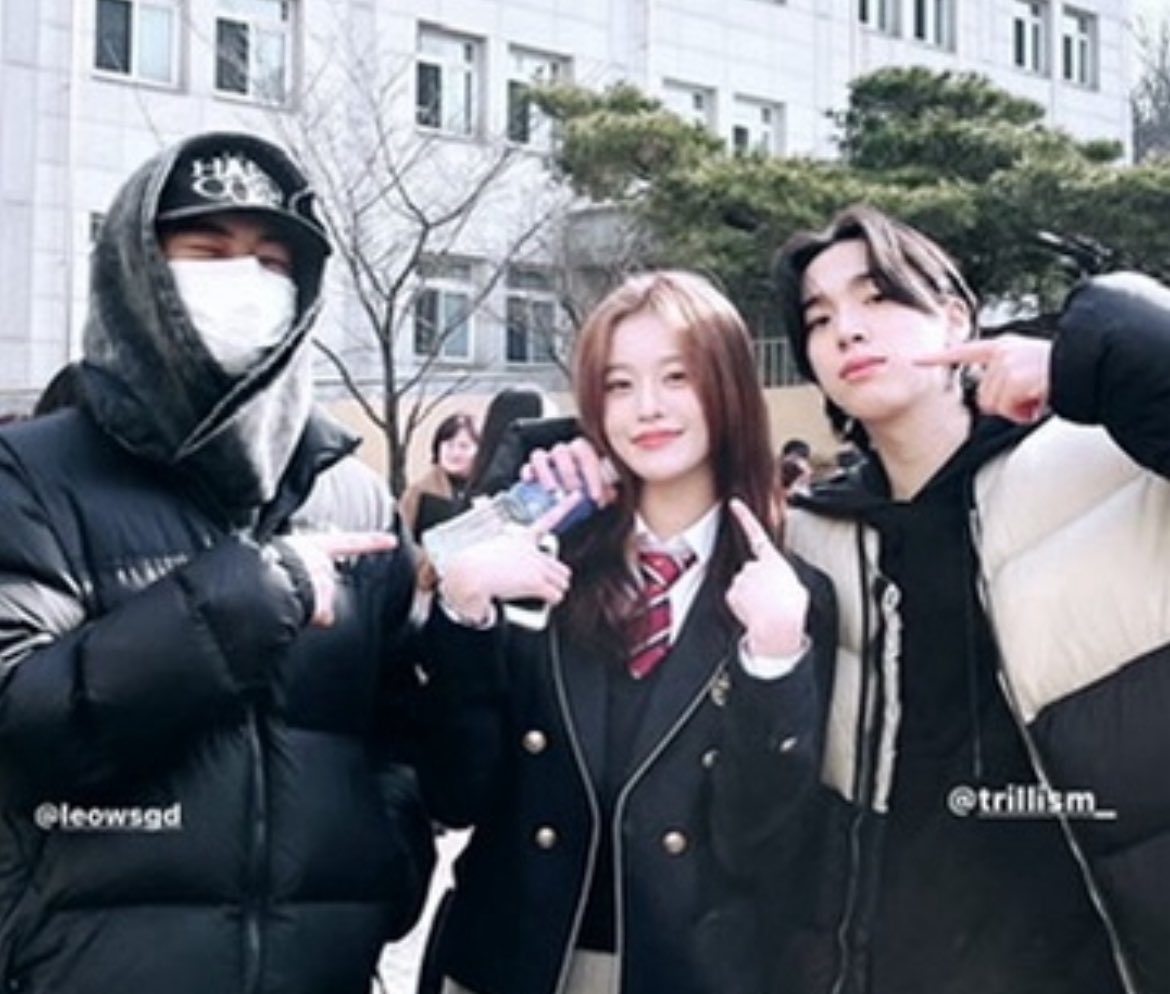 gongirenie's tweet photo. found this in my photos from last year like imagine my shock since ive been supporting both since 2021 😭 https://t.co/1RAAhdFoyc