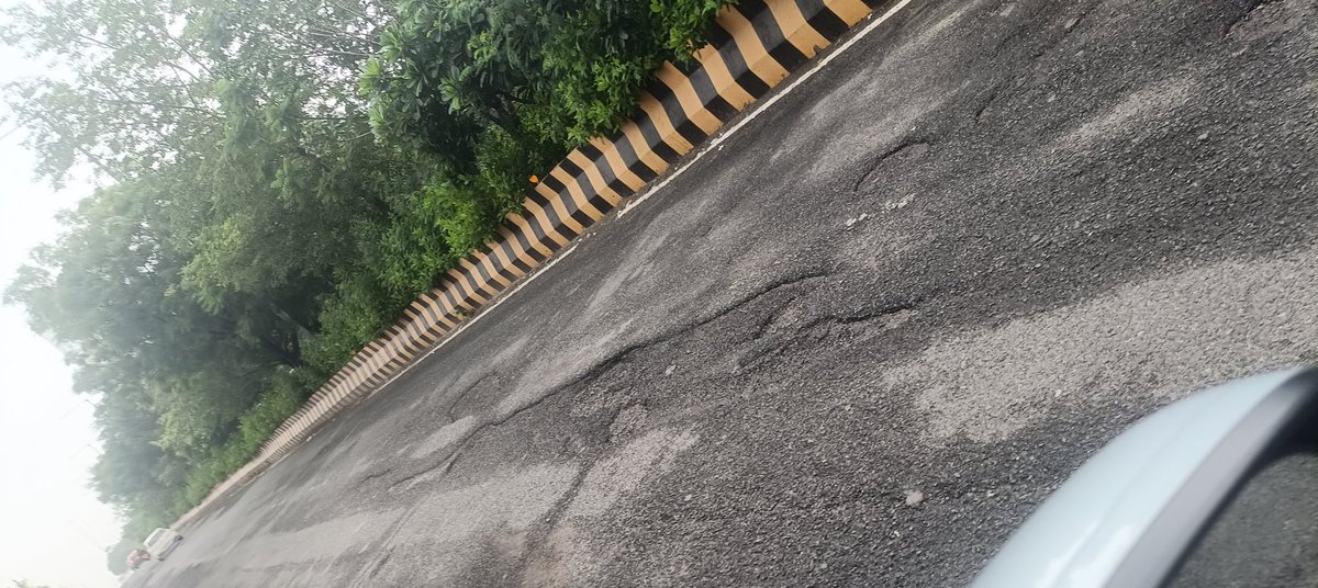 Sector168Noida's tweet photo. @noida_authority ye comply 29 july ki hai and we are in September now ....pls suggest what is the plan to resurface the road in front of stellar and metlife at sector 135, these roads are approaching roads for @Sector168Noida . @CeoNoida @nitin_gadkari @CPCB_OFFICIAL @CMOfficeUP https://t.co/chp5dFVwqv