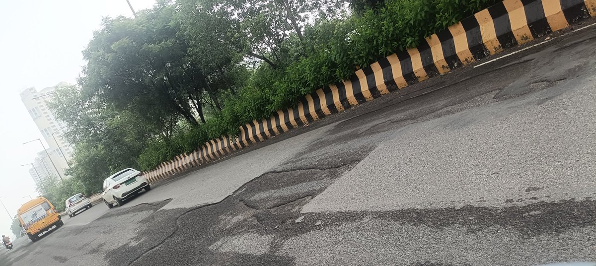 Sector168Noida's tweet photo. @noida_authority ye comply 29 july ki hai and we are in September now ....pls suggest what is the plan to resurface the road in front of stellar and metlife at sector 135, these roads are approaching roads for @Sector168Noida . @CeoNoida @nitin_gadkari @CPCB_OFFICIAL @CMOfficeUP https://t.co/chp5dFVwqv