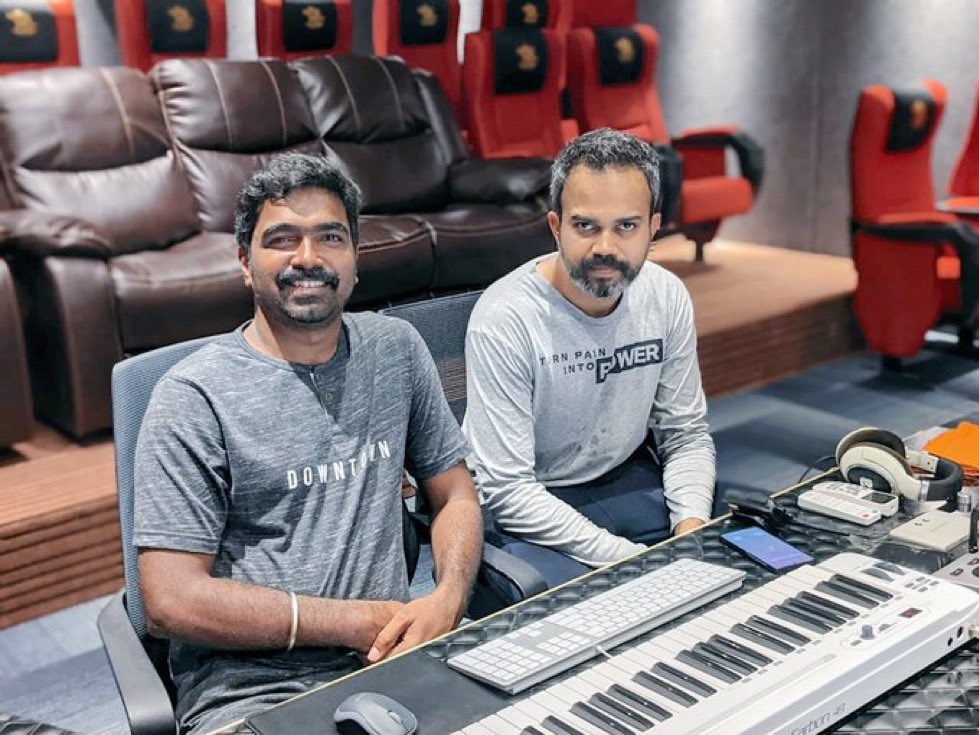 Prashant_neell's tweet image. Work In Progress 🐉
First Single 🔜
#Dragon 
#NTRNeel