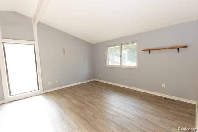 KeithLFitz's tweet photo. 🏡 Just Hit the Market! 🏡
Take a look at this new Single Family Home at 1160 Miller Road, Orion Twp, MI 48362 .
3 beds | 2.0 baths | 842 sq ft
See details, view pictures or schedule a showing:
🔗 https://t.co/wpk02zlgg6 https://t.co/C0hT7PKg47
