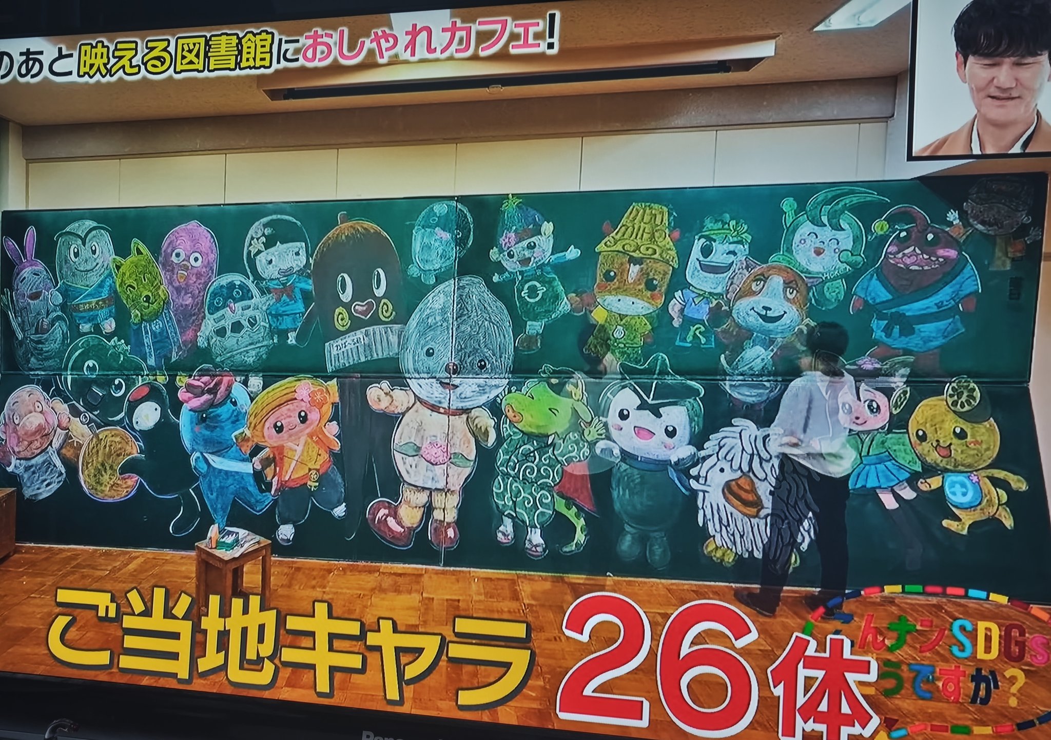 鈴木のサインがある小魚と野菜の油絵です。味のある絵です 鈴木