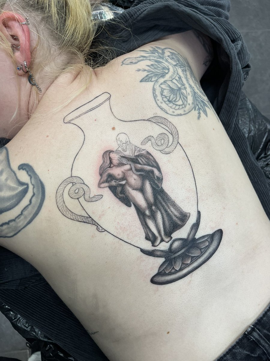 fragile_machine's tweet image. Slowly chipping away at this back tattoo obsessed with how it’s going