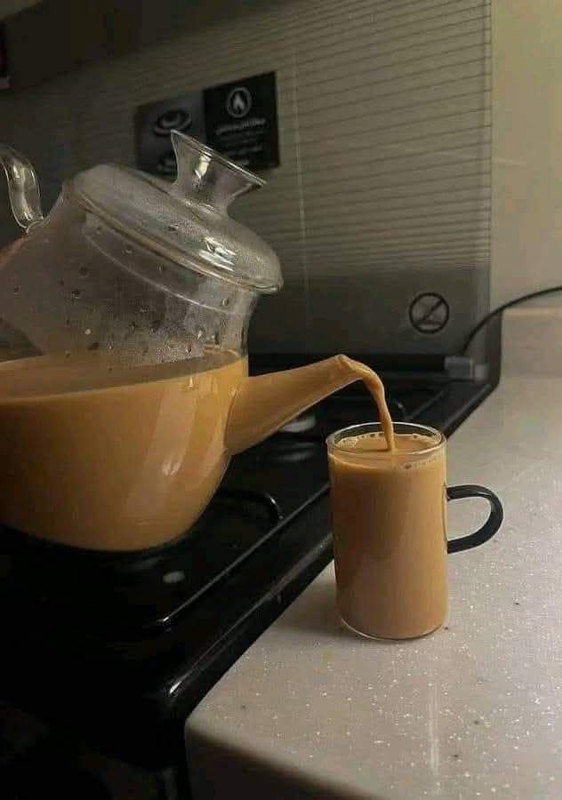 سوشل میڈیا پر ھم سب اجنبی ہیں
انسانیت اور اخلاق سے بندھے ھم لوگ
ایک دوسرے کو کُچھ نہیں دے سکتےسوائے عزت و احترام کے
اور یہی بہترین عمل ھے...❣️

#قومی_زبان