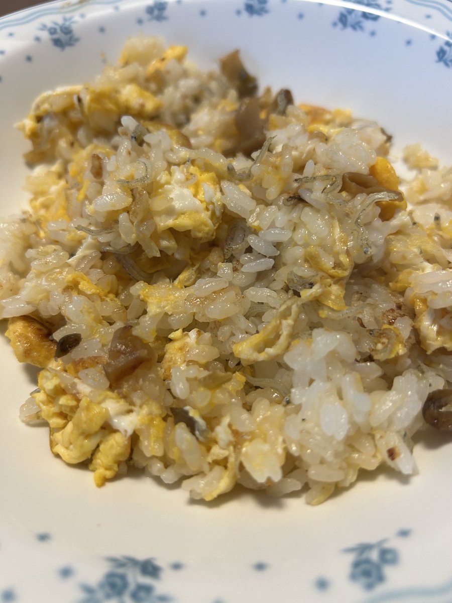 ランチはこんな感じです。
ザーサイ炒飯。
喜んでもらえました！