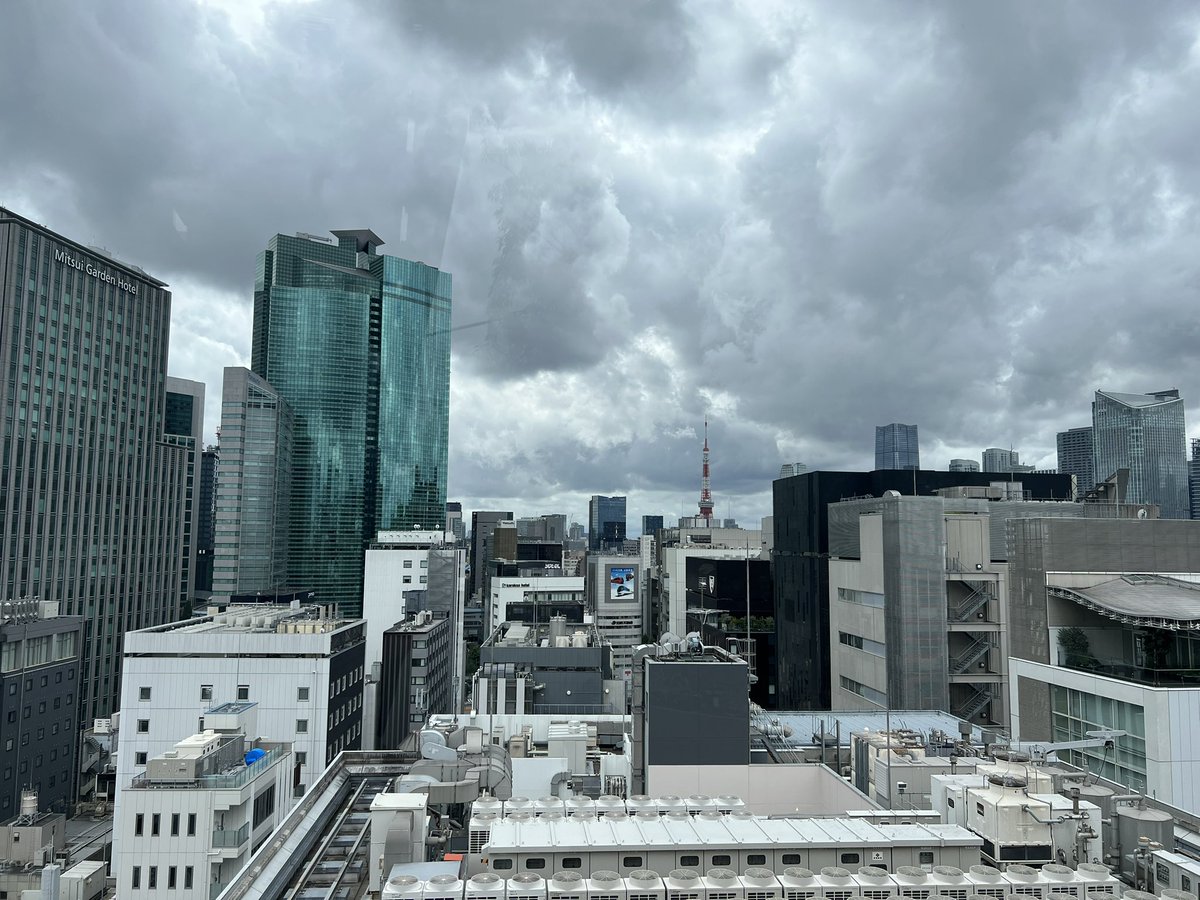 in銀座

ローソンに売ってるクールジャパンなTシャツ

僕の知らない東京ですね( ･ㅂ･)
