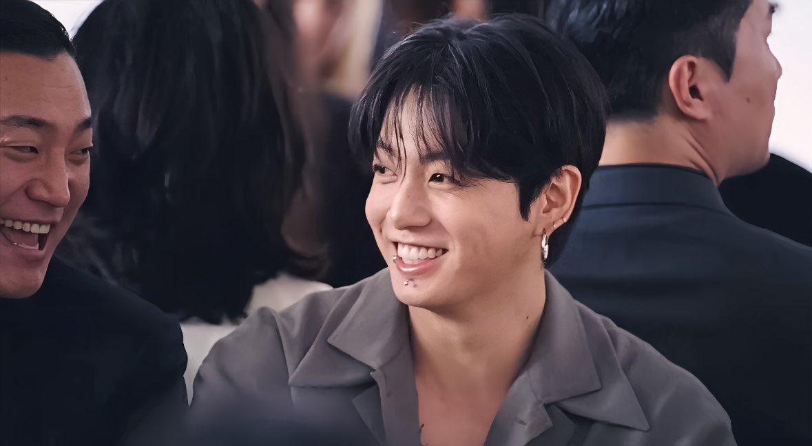 Calvin Klein YT공계에 올라온 영상 링크입니다

🔗: youtu.be/VijUeJWYNHg?fe…

JUNGKOOK x CALVIN KLEIN
#JUNGKOOKxCALVINKLEIN  
#JungkookForCalvinKlein
#JUNGKOOKxNYFW 
#Jungkook #정국