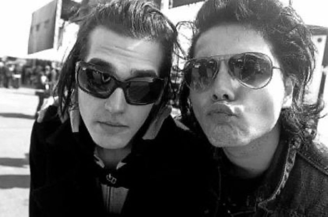 kuuchiiha's tweet photo. mikey and her cunty sister https://t.co/GGECTDzpM1