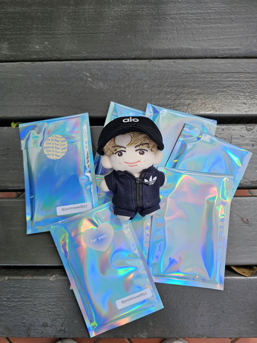 joontriever0912's tweet photo. RM숲 1호에 나눔 소량 넣어두었습니다
근처에 오시는분 꼭 가져가세요오오~
날씨가 너무 좋으니 한강으로 나들이오세요😉 https://t.co/mOkZosnAEe