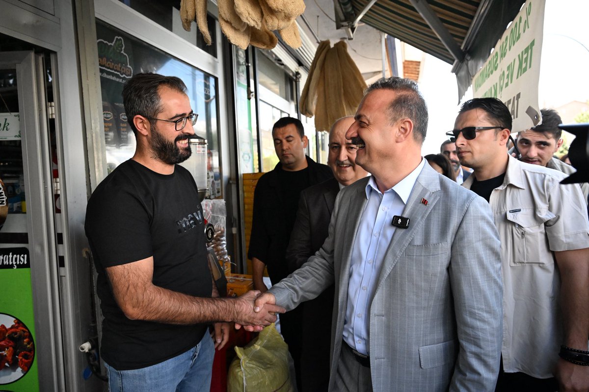 anahtarparti's tweet photo. Genel Başkanımız Sayın Yavuz Ağıralioğlu, Bitlis Ahlat’ta esnafımızı ziyaret etti. https://t.co/k6a88NrYdA