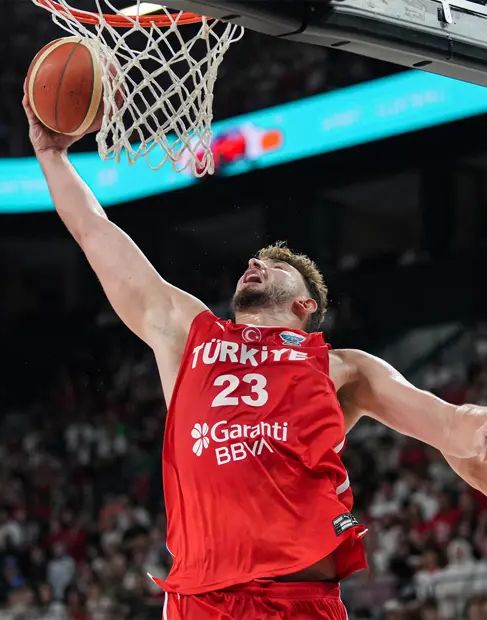2025 Avrupa Şampiyonası bitiş karşılaşmasına yükselen Ulusal Erkek Basketbol Takımımızı yürekten kutluyoruz. Bu yolun sonunda kupa var!