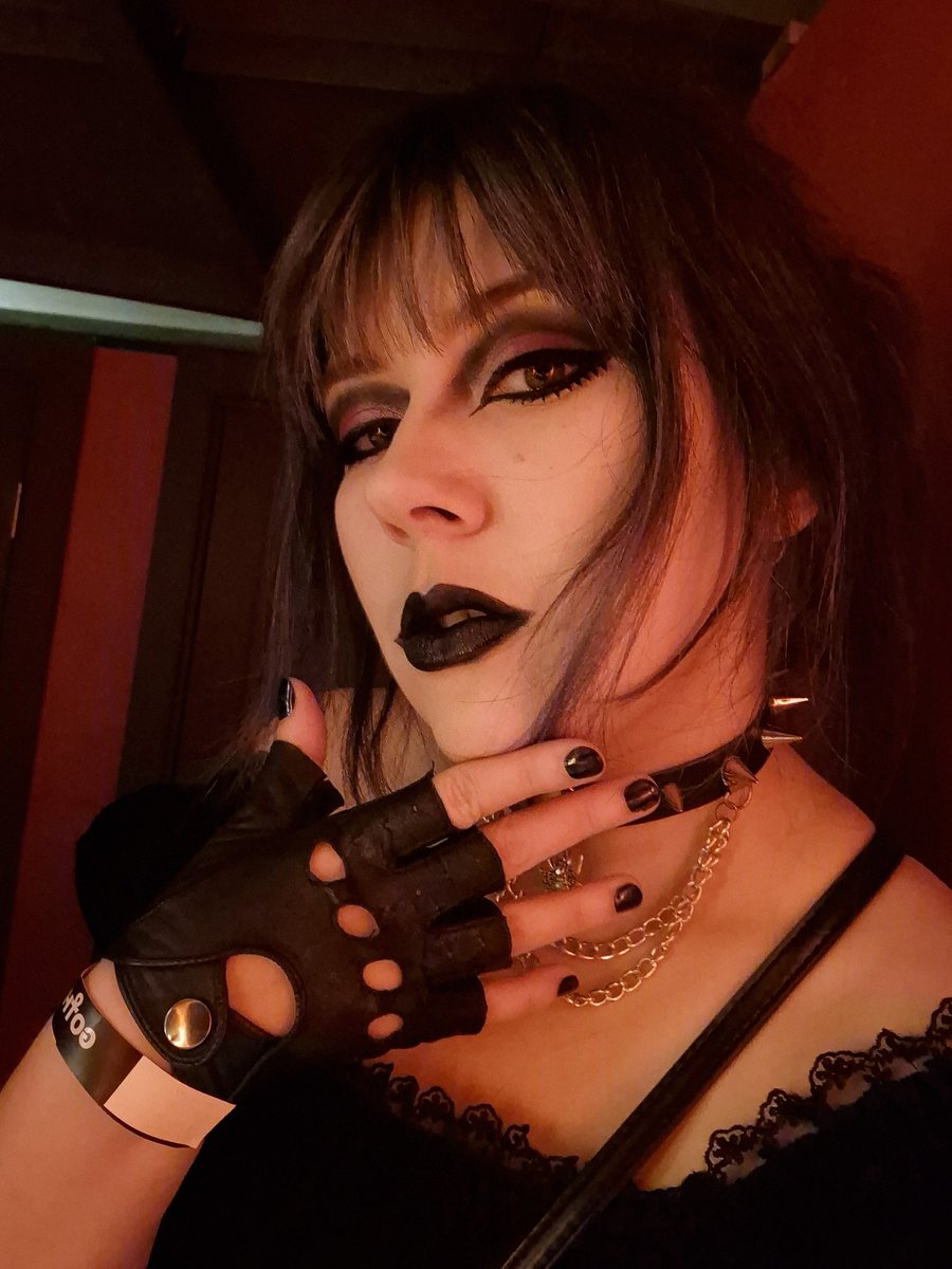 wallpaper: 
last song: 
seventh photo:

@ anyone who wants to participate :3