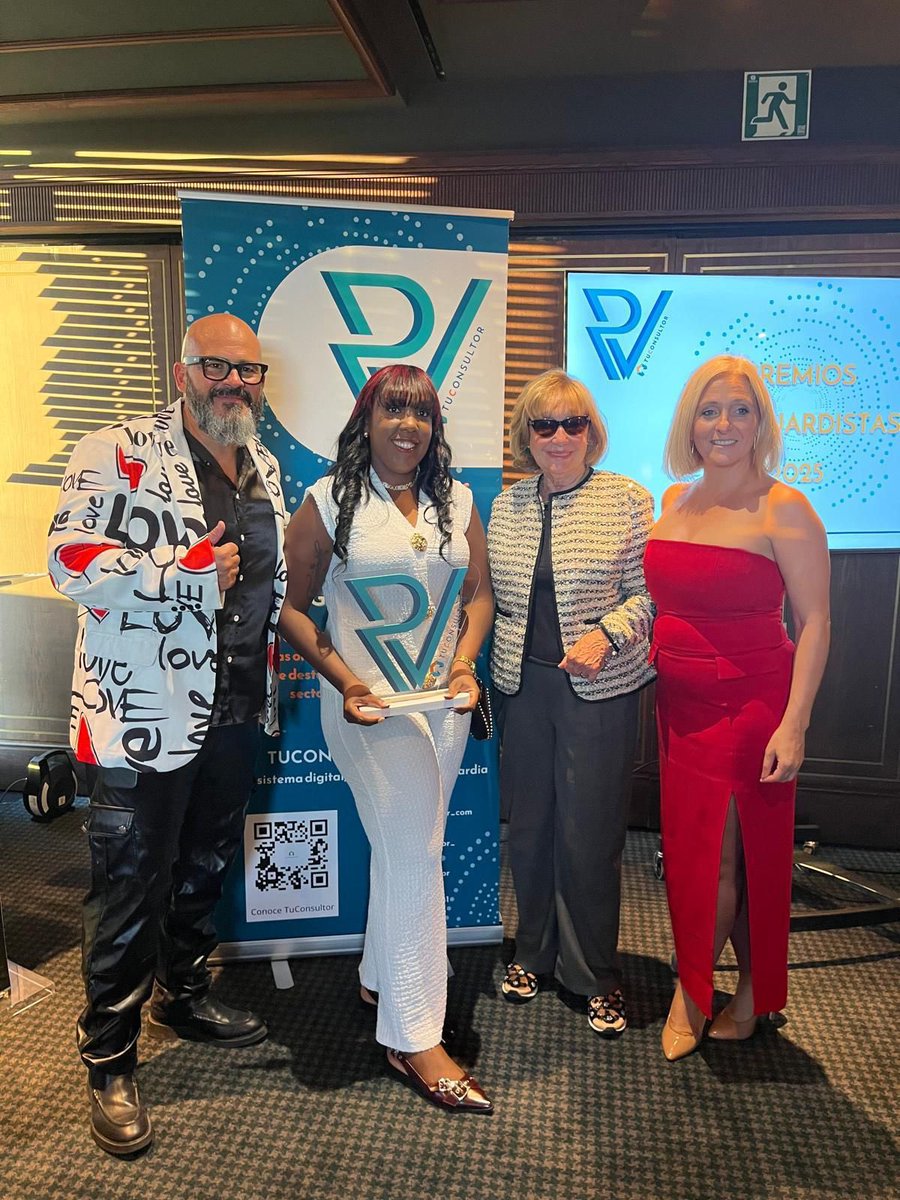 ✨Seguimos cosechando éxitos fruto de nuestro trabajo✨ Anoche recibimos el Premio Estrategia e Innovación en la categoría PYME En la III Edición de los Premios Vanguardistas otorgados por la consultoría #TuConsultor.