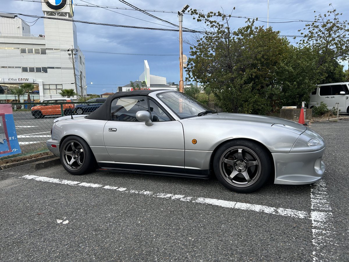 地面が傾斜していて後ろ下がりになる姿もカッコよく見える

明日のロドフェスの準備完了
よろしくお願いします😊