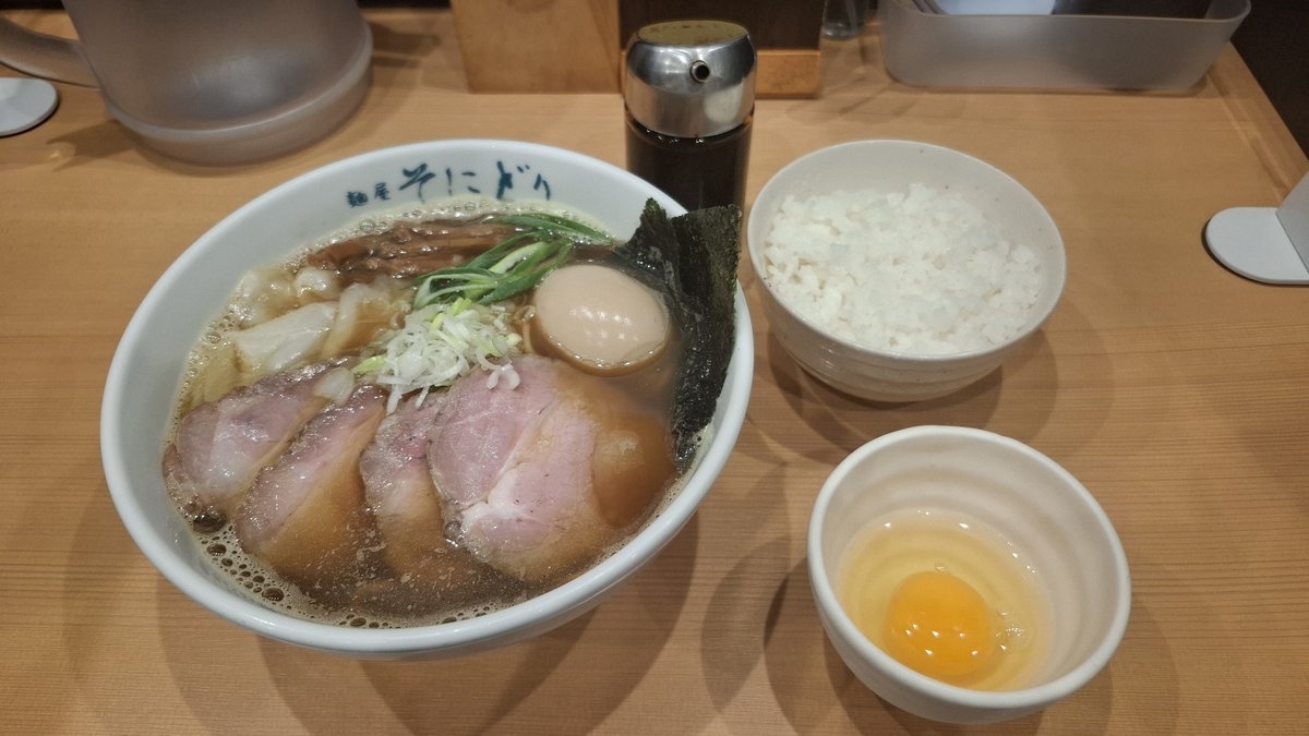 ずっと行きたかったラーメン屋行けて最高🍜
三重でトップクラスに旨いらしい。