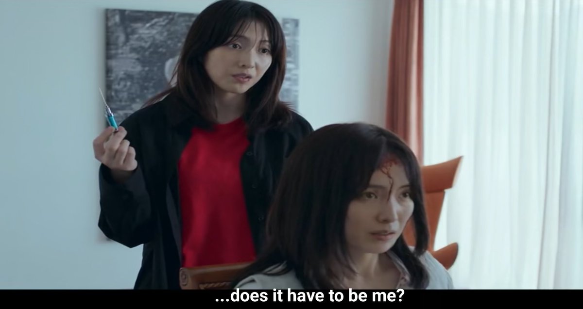 KDramaWomaniyaa's tweet image. Expected to see this fight here between them , I don't know anymore how she's fighting with her 
But for sure innocent shouldn't lose their life . 

#IKillYouEp5
#IKillYou #Kdrama