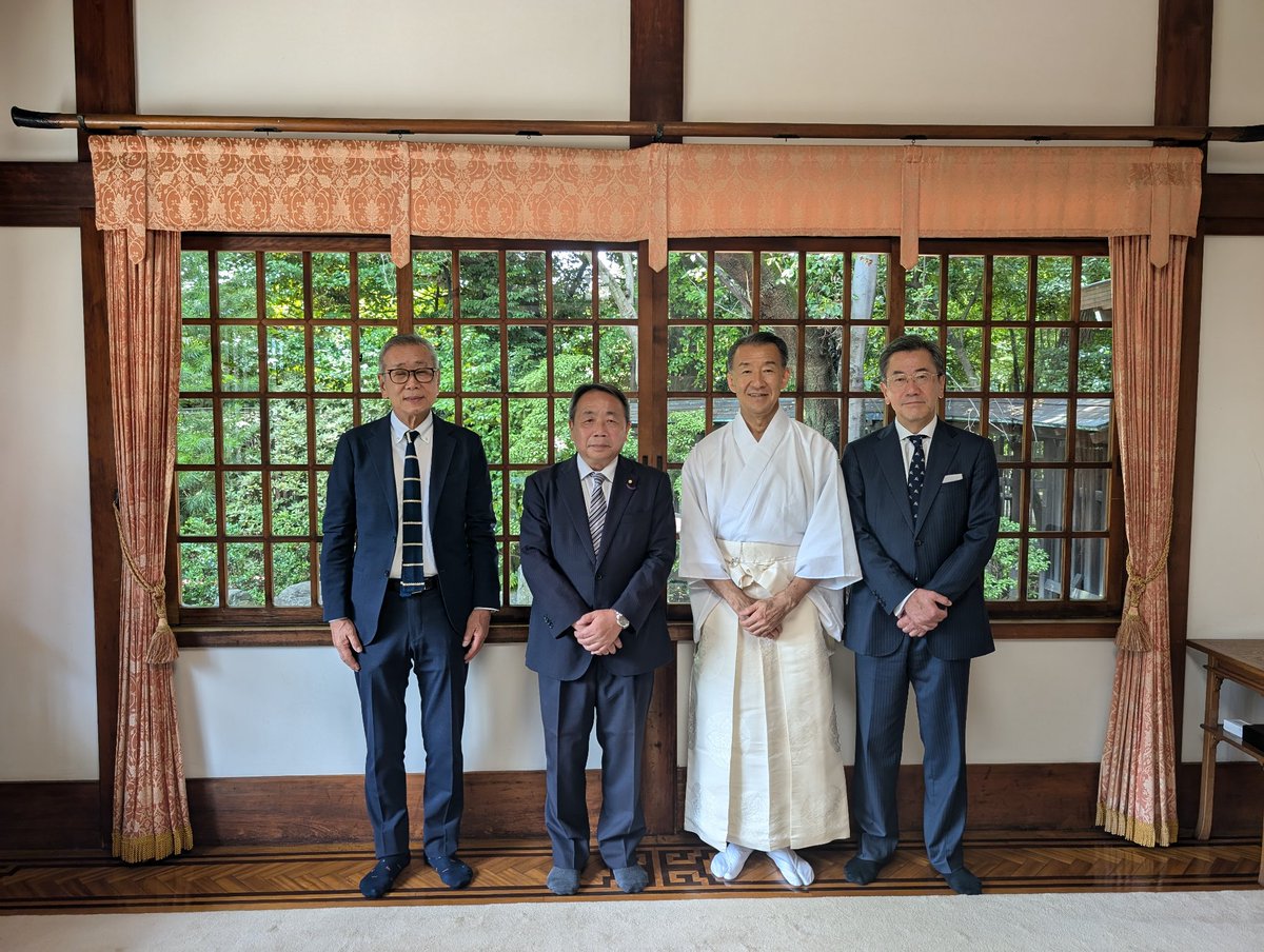 下記のような「公開質問状」を受けましたのでお答えします。私石平は十数年前から靖国神社崇敬奉賛会の終身正会員となっており、靖国神社にはよく参拝しています。直近の正式参拝は７月３１日、国会初当院の前日、山上信吾大使とご一緒に昇殿参拝をさせていただきました。来月の秋の例大祭にも当然、国