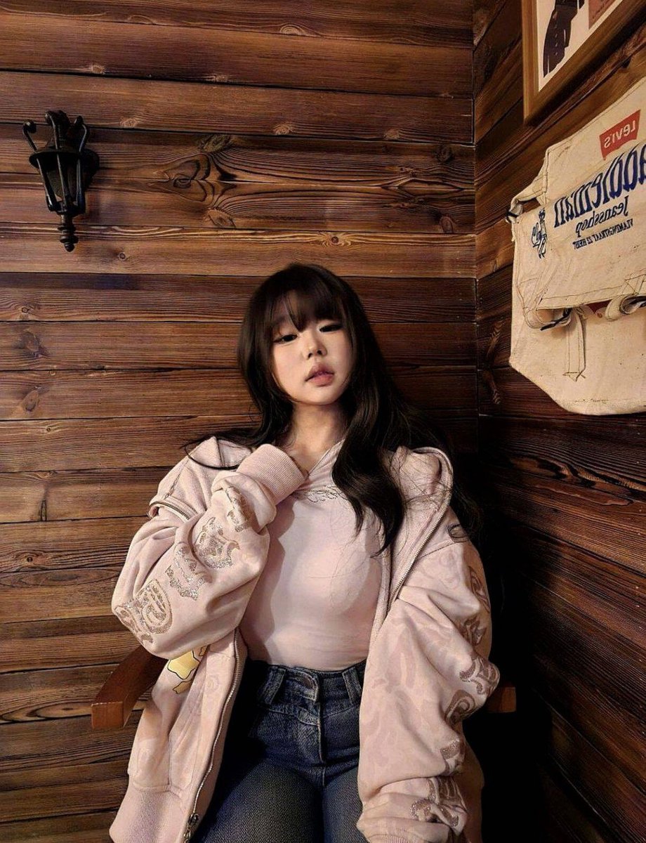 今日稿件无故事，久等不住，只能发稿。
（稿主照片在评论区，投稿请私信）
#真实 #树洞 #反差 #投稿