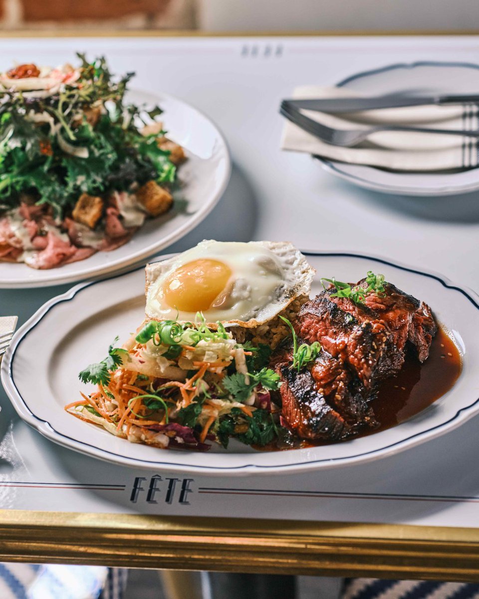 Honoring Chef Robynne Maii, the first Native Hawaiian female to win a James Beard Award for Fête! Discover Oʻahu's award-winning food scene.
#VisitOahu #Culinary #JamesBeardAwards