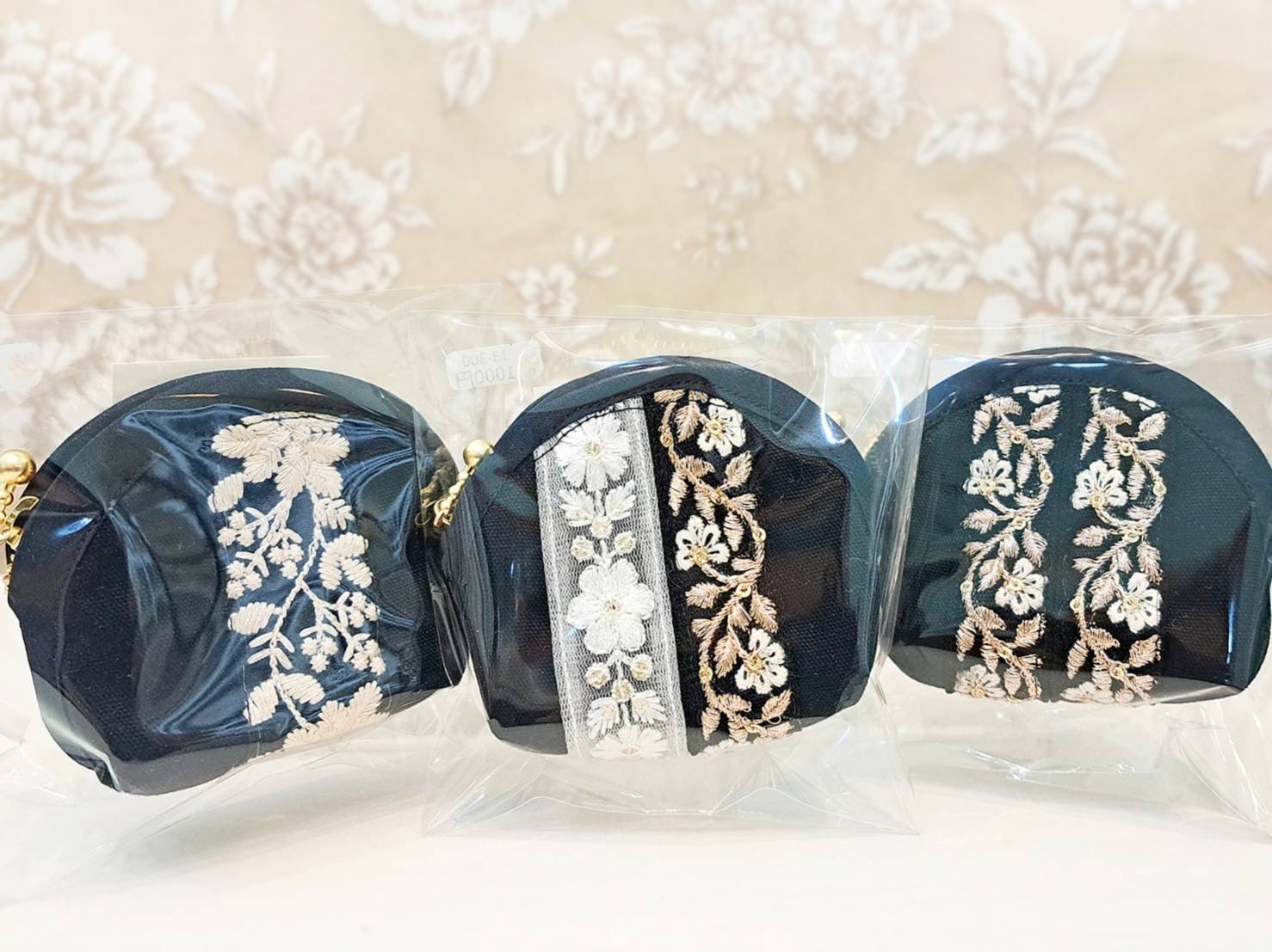 商談中です【現品】ハンドメイドチャーム⭐5ペア⭐10個⭐纏め売り 商談中です【現品】ハンドメイドチャーム⭐5ペア⭐10個⭐纏め売り①