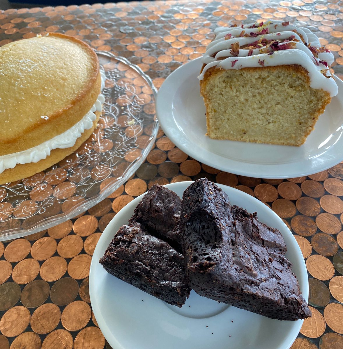 Back today with Victoria Sponge, Rose and Pistachio and GF Brownies. 

Open 11am - 3pm today and tomorrow, see you then!