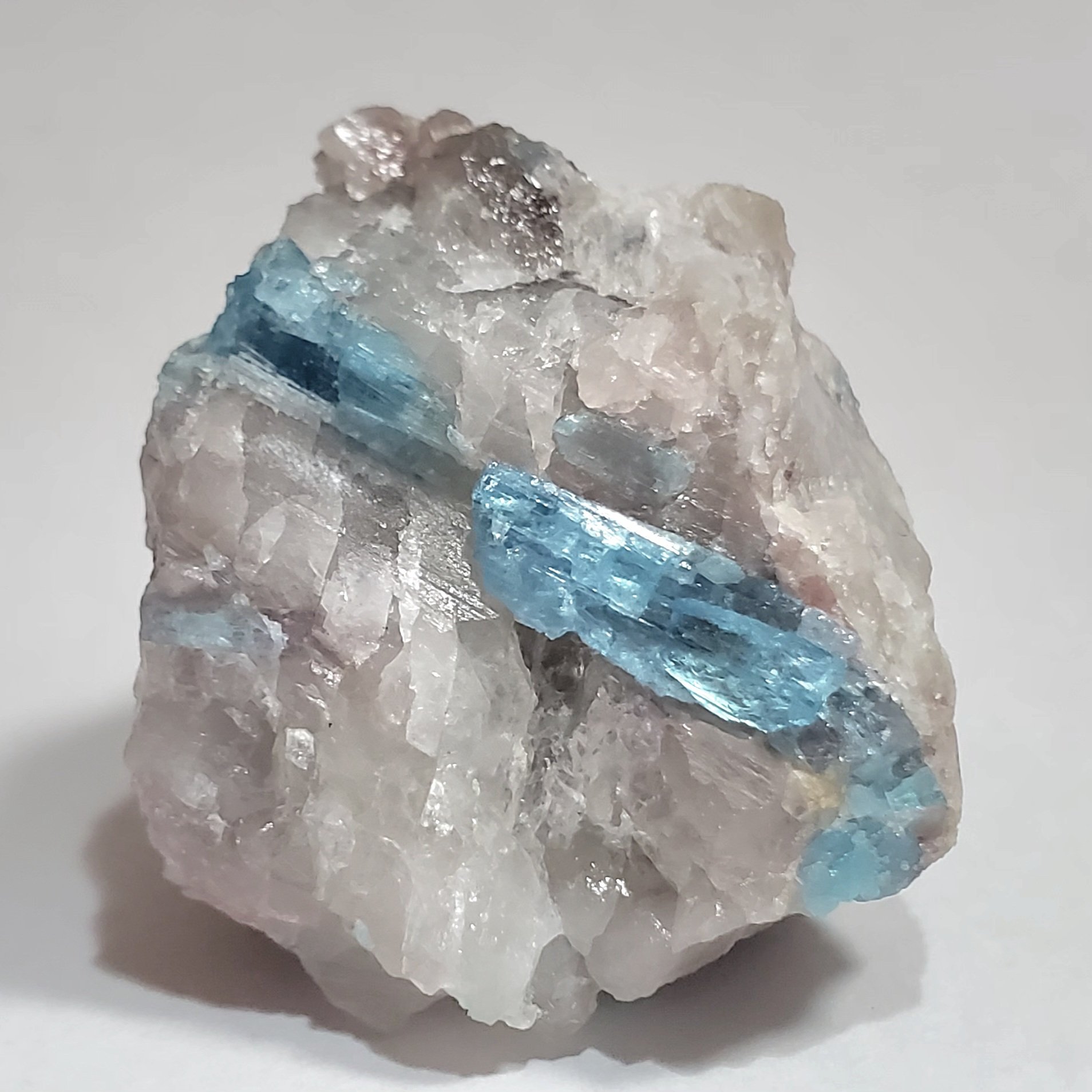 パライバトルマリン パライバ州サンジョセ・ダ・バターリャ鉱山原石