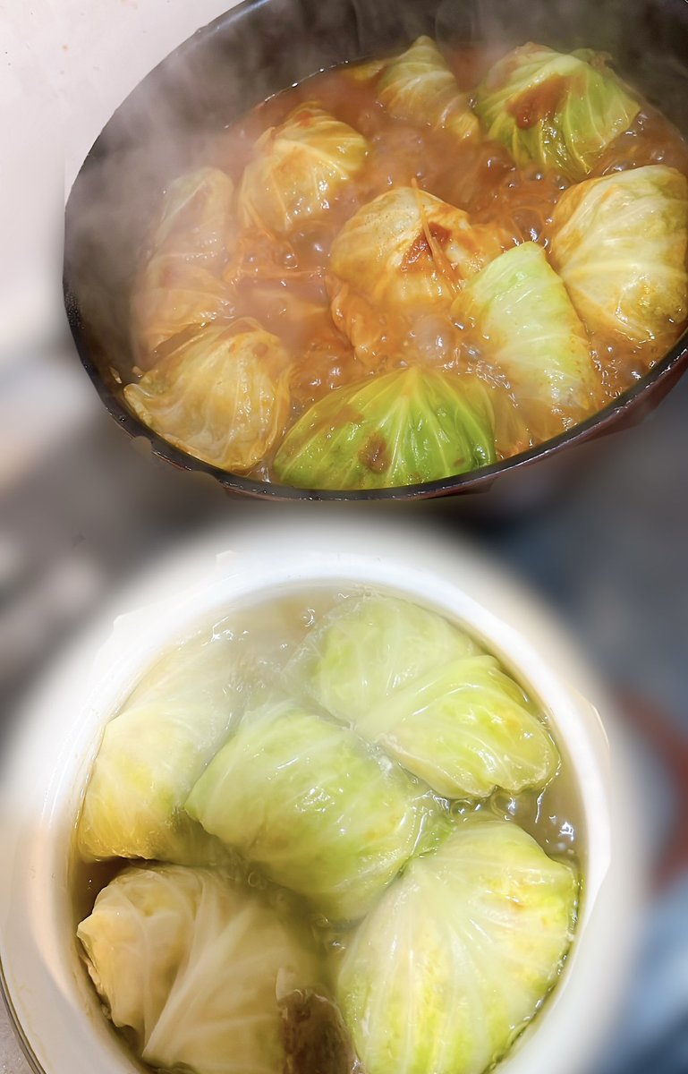 ロールキャベツ2種類つくった

🔼合い挽き肉のロールキャベツトマト煮（彼用）
🔽鶏むね挽き肉のロールキャベツ和だし煮（私用）