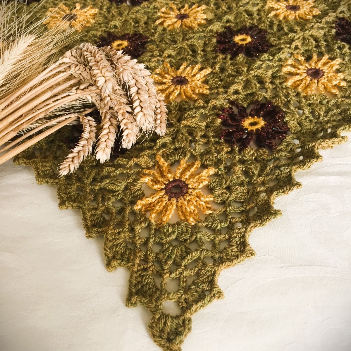 Harvest home! Harvest home! 
We have ploughed and we have sown, 
We have reaped and we have mown, 
Harvest home! Harvest Home! 🌾
etsy.com/uk/listing/434…

#harvesthome #harvestsabbats #mabon #wheeloftheyear #naturewitch #hedgewitch #paganlife #cottagecore #shopsmall #slowfashion