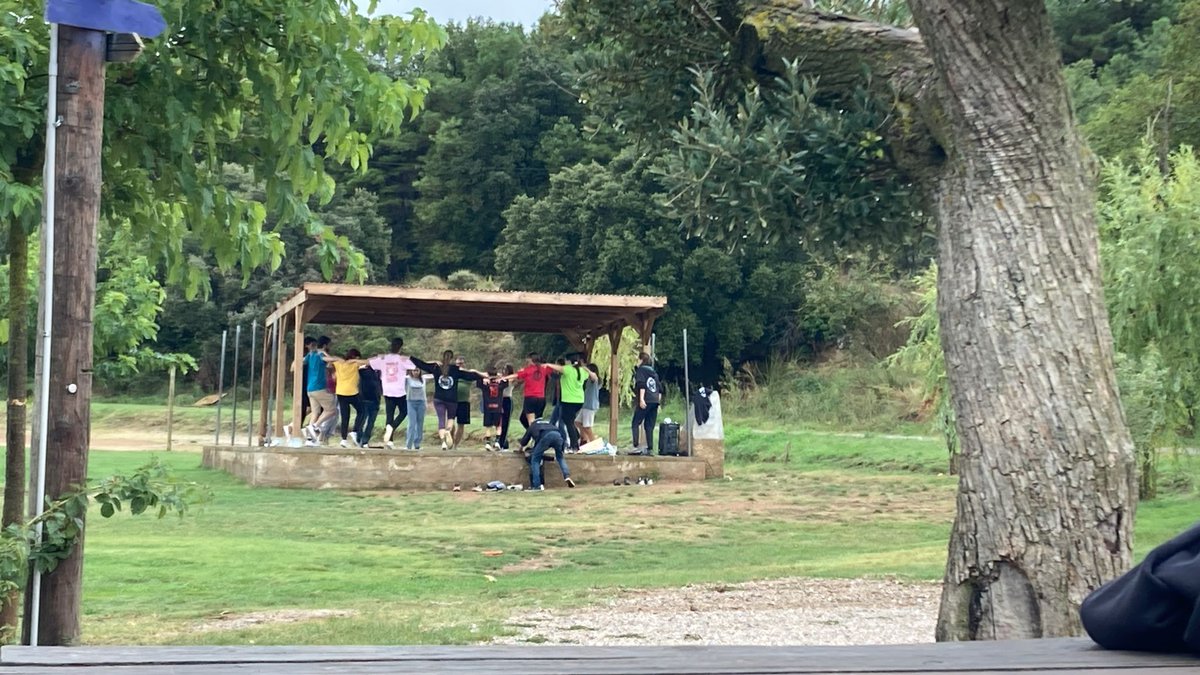 Durant tot el cap de setmana, assajos Dintre el Bosc! Colònies, stage i convivències, tot-en-un!