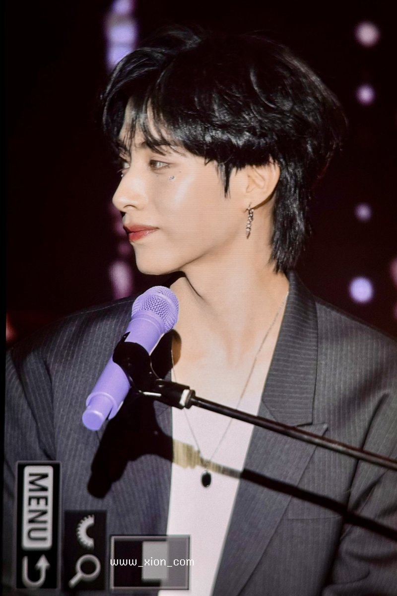 누말사아 부르는 손시온 얼굴이 에바…

#원어스 #ONEUS #시온 #XION