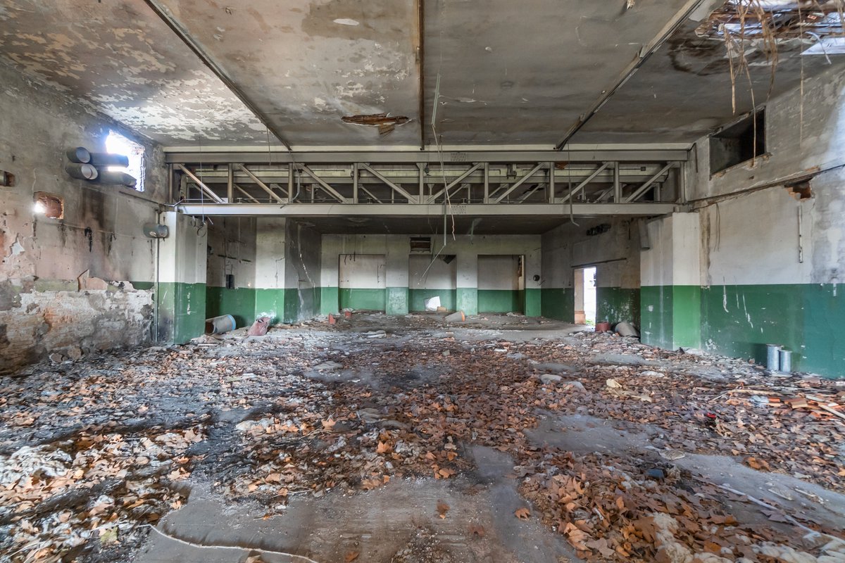 Antigues colònies, d’aquella època en què Catalunya era una potència industrial i productiva. Després va arribar l’actual model extractiu massiu, mancat de qualsevol valor afegit.
No tots els temps passats van ser millors. No tots. Però alguns, sembla, sí que ho van ser.
Bon dia.