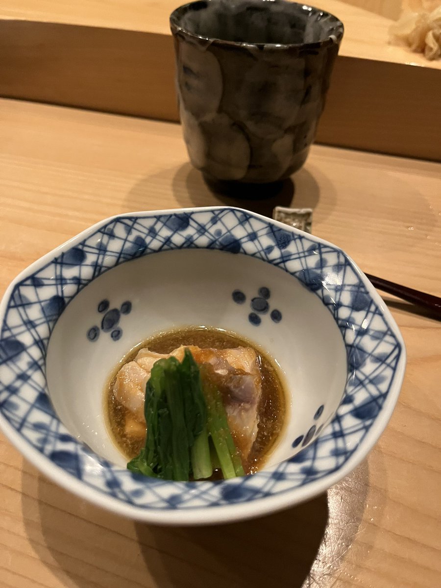 isetta_23's tweet photo. 寿司利崎。きょうは、孫たちといっしょ。孫は、せりもガリも子持ちあゆもおいしいといって食べる。なんて生意気なガキなんだ。 https://t.co/gjBdh4hG90