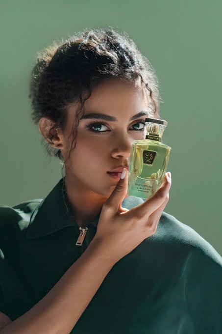 اكتشفي أجمل 5 عطور خريفيةجذابة. شاركينا عطركِ الخريفي المفضل في التعليقات #عطور 